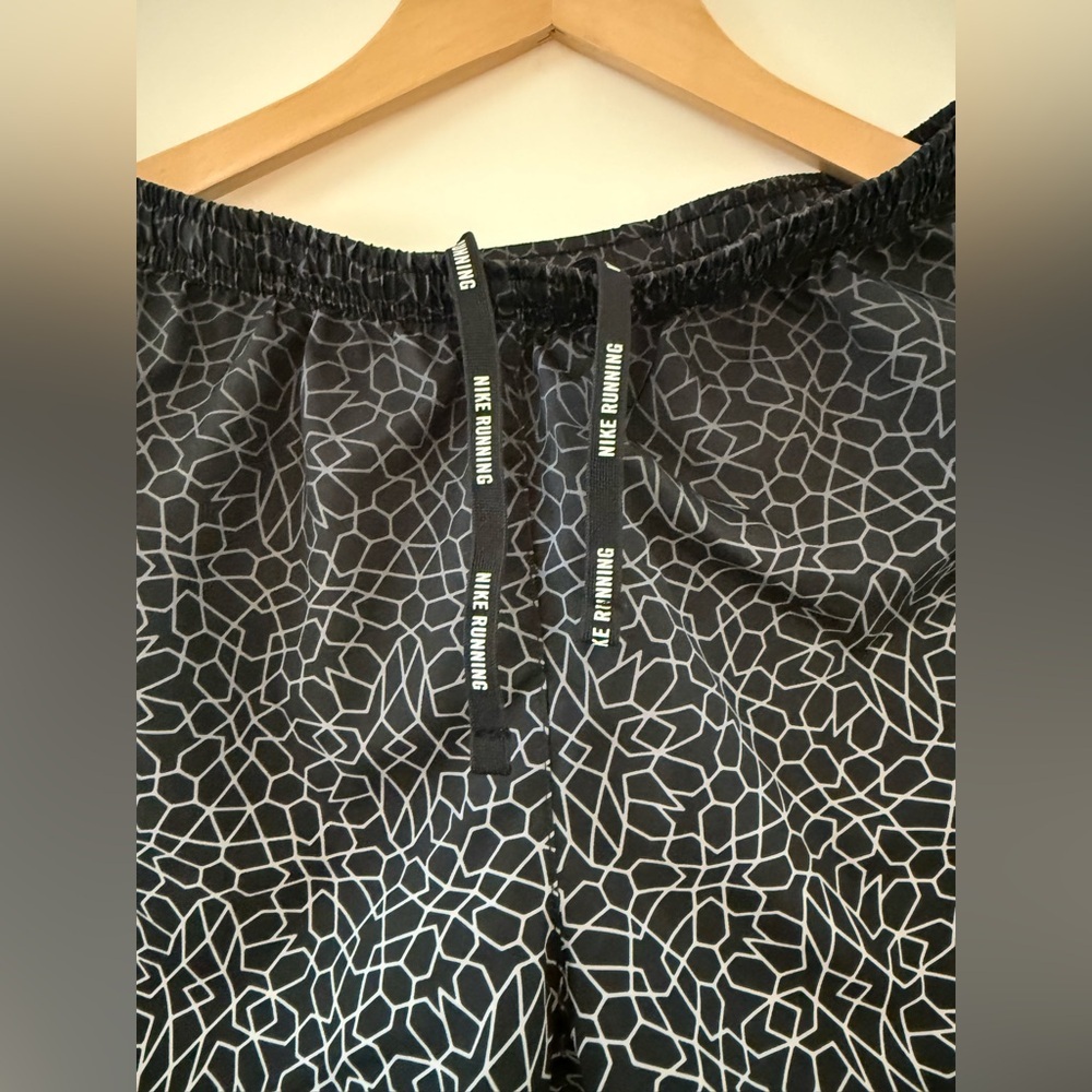 Nike Women's Dri-FIT Tempo Lined Running Shorts, size medium. - Picture 4 of 8